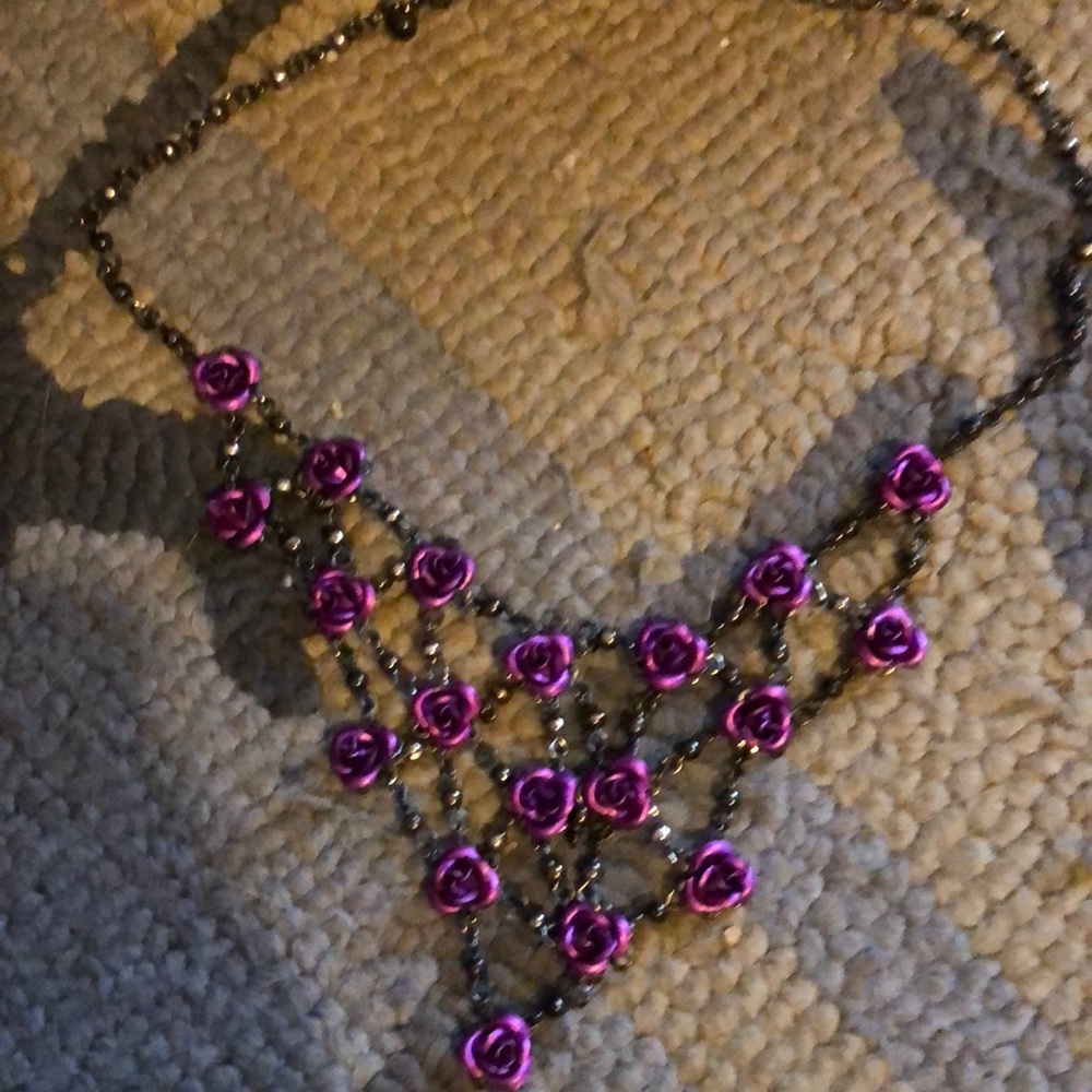 Rosette black and purple necklace